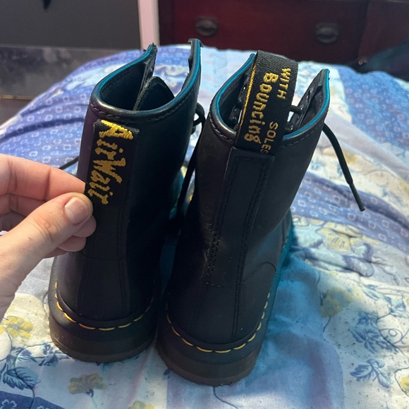 DOC MARTEN 1460 SLIP RESISTANT LEATHER LACE UP WATER PROOF BOOTS - Picture 4 of 6